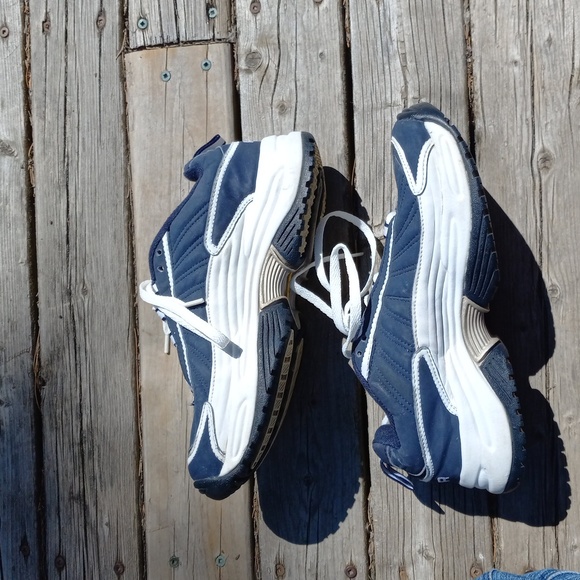 Size 7.5 NIKE Air Cross Training Runners Vintage1999 Leather - Picture 3 of 16